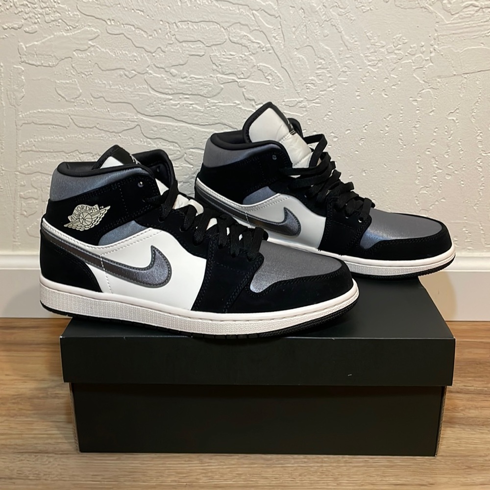 Nike Air Jordan 1 Mid SE 'Satin Smoke Grey' size 9.5